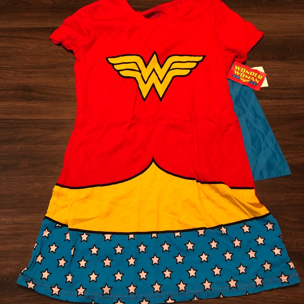 Wonder Woman Nightgown, NEW WITH TAGS.